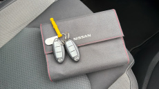 Nissan Qashqai 1.3 DiG-T N-Connecta 5dr [Glass Roof Pack] Petrol Hatchback